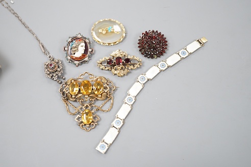 Mixed Victorian and later jewellery, including 15ct, turquoise and seed pearl set agate brooch, 41mm, gross 10 grams, Scandinavian 925S and enamel bracelet, gem set gilt metal drop brooch etc.